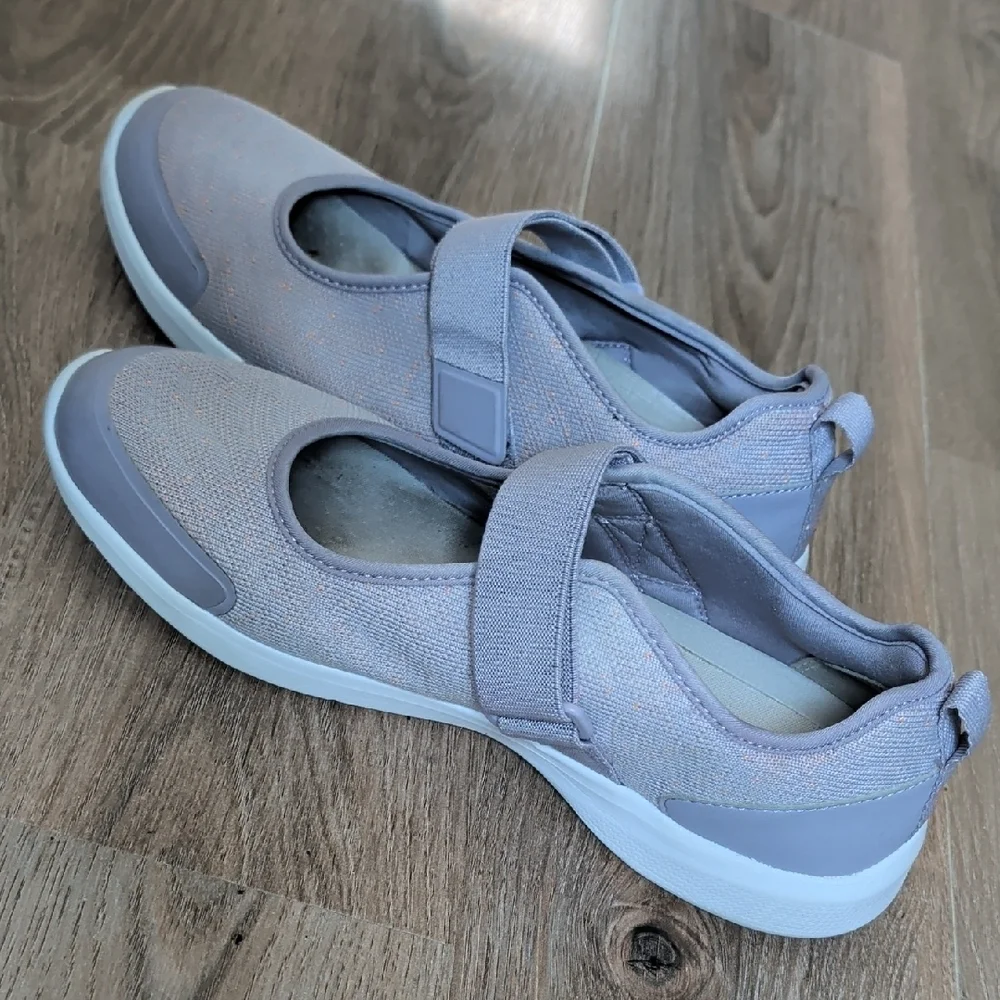 Vionic Women's Jessica Mary Jane Sneaker in a Lavender with Orange Specks.